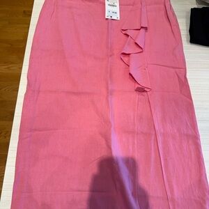 Zara women’s Elegant Pink Ruffle Skirt size XL